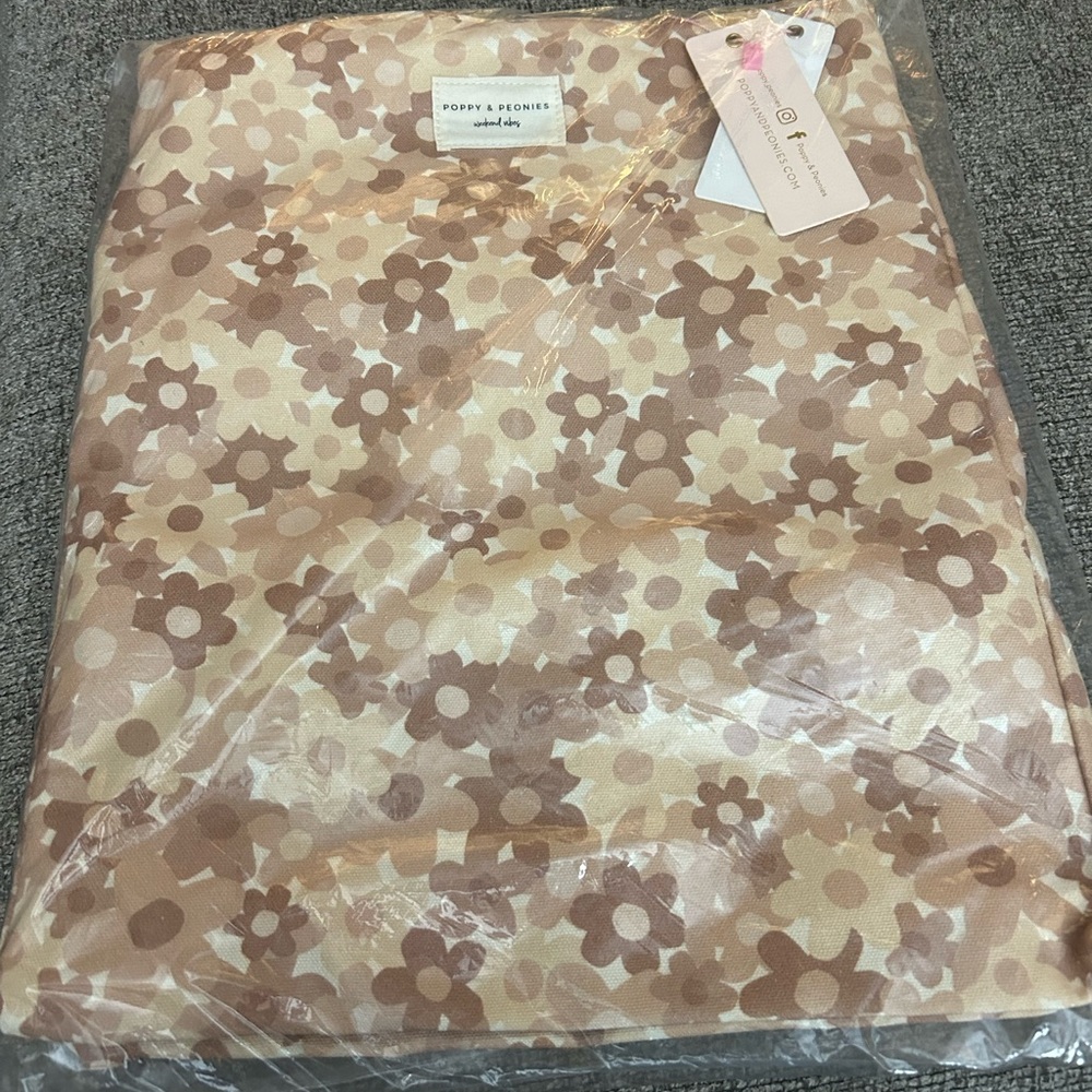 NWT-Bundle: Poppies and Peonies bags
